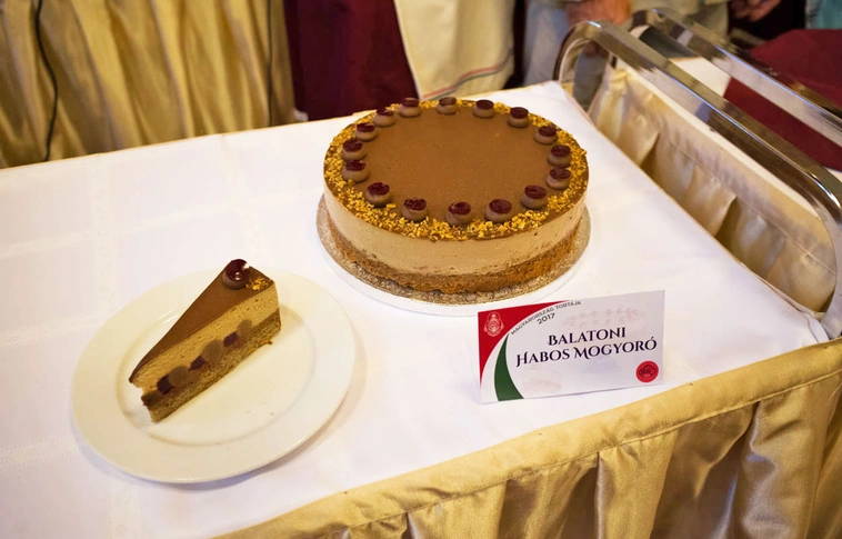 Kiválasztották az Ország Tortáját – hamarosan Miskolcra is megérkezik!
