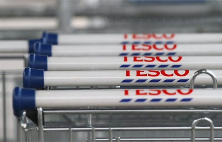 Tesco: az idén is kétszámjegyű lesz a béremelkedés a cégnél