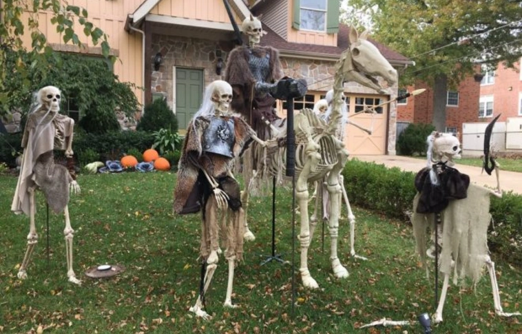 Halloween: ezzel a Trónok harca kerti dekorációval nagy sikered lesz