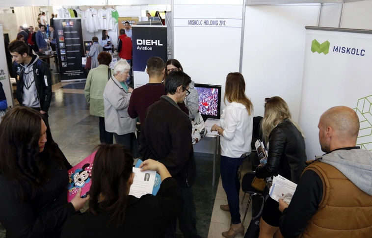 "Megfelelő embert a megfelelő helyre" - állásbörzét tartottak a Miskolci Egyetemen