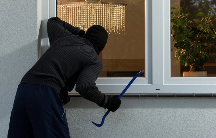 Miért szeretik a betörők a nyarat?