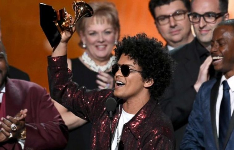 Bruno Mars tarolt az idei Grammyn