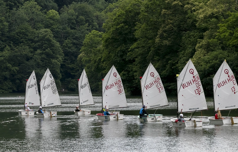 Harmadik alkalommal rendeztek vitorlás versenyt a Hámori-tavon (Képgalériával!)