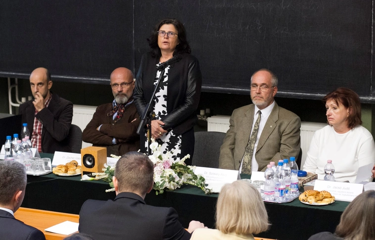  „Kúriai esetek” - kerekasztal-beszélgetés a drogról a Miskolci Egyetemen