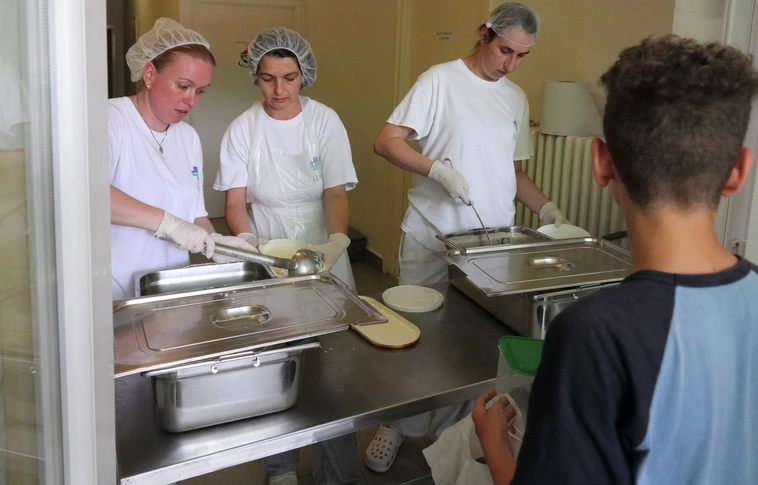 A nyári szünetben is ingyen étkezhetnek a rászoruló gyermekek