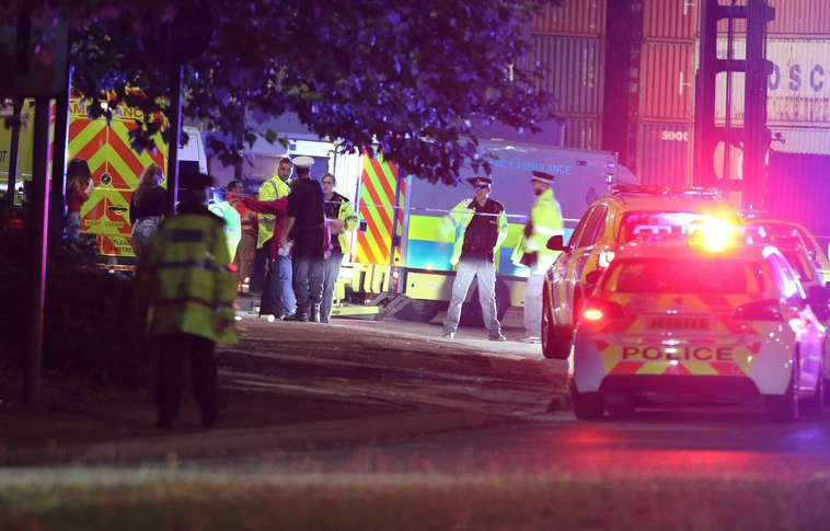 „Borzalmas látvány” – tömegbe hajtott egy autó Manchesterben