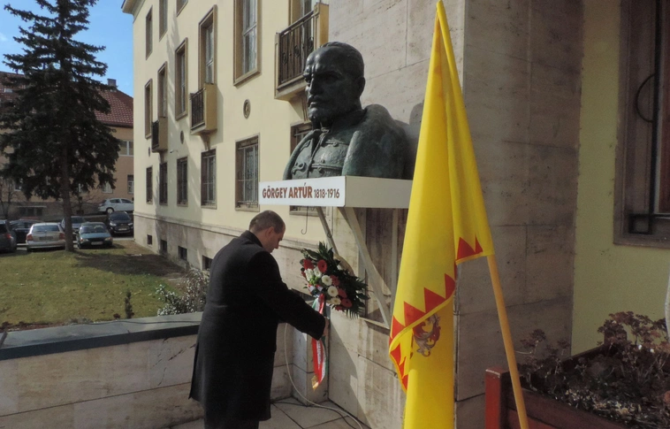 Koszorúzással emlékeztek a szabadságharc fővezérére