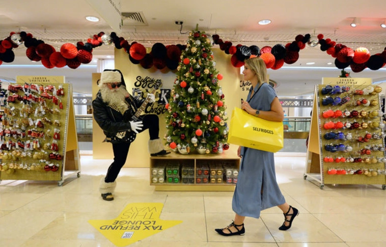 Megnyílt a világhírű londoni áruház karácsonyi vására
