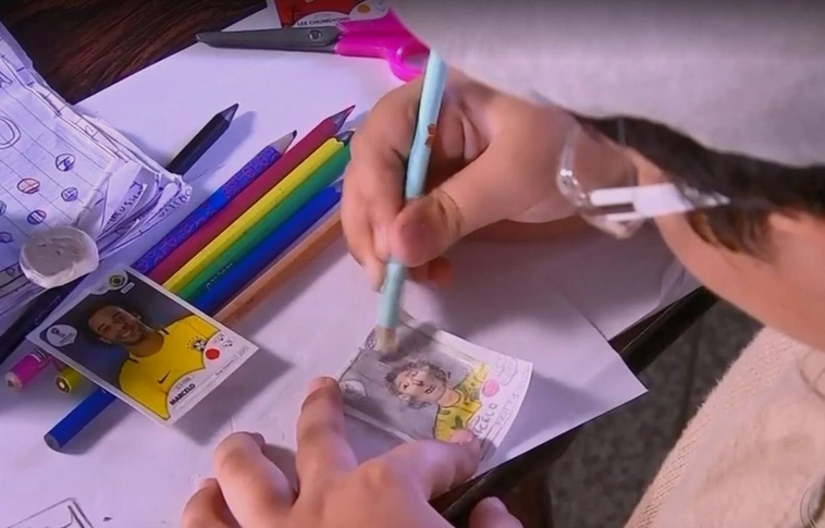 Nem volt pénze focis matricákra a kisfiúnak, megrajzolta őket