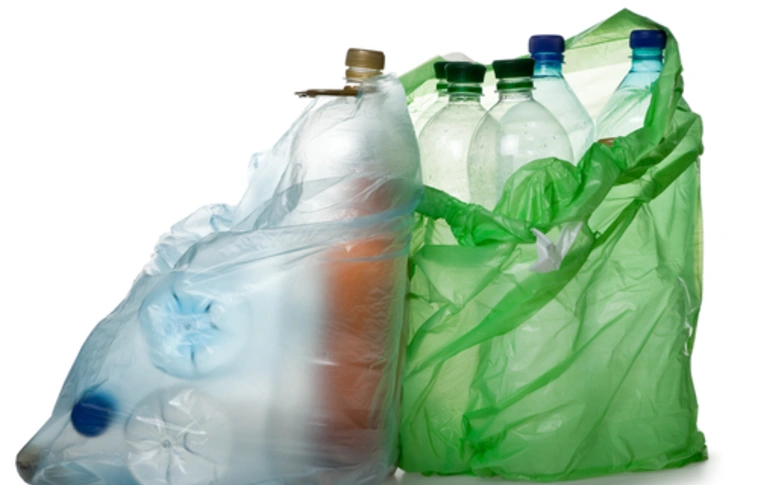 Magyarország teljesen betiltja a műanyag zacskókat