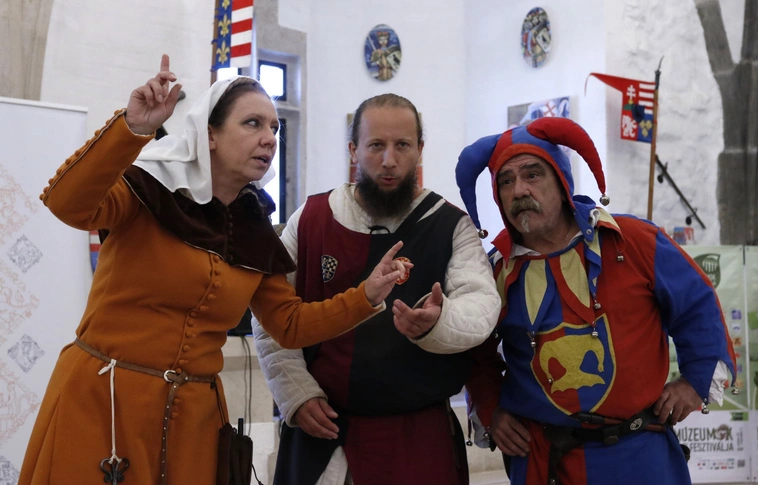 „Sétálj, gyalogolj, bringázz!” – kulturális örökségtúra a Diósgyőri várból (Képgalériával!)