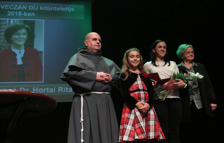 XIV. Miskolci Nemzeti Estély és Kartal-Veczán-díjátadó a Művészetek Házában (Képgalériával)