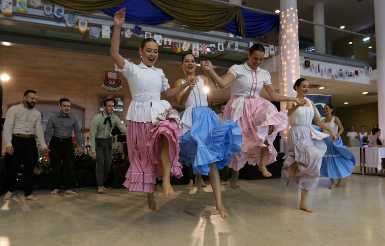 Hagyományok, jótékonyság és szórakoztatás a VIII. Rotary Anna-bálon (Képgalériával!)