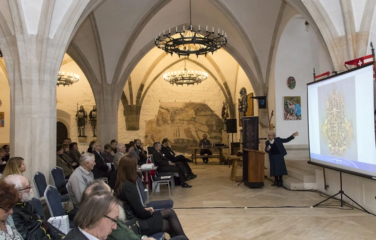„Nyílt és barátságos” – tudományos konferencia a Lovagkirályról a Diósgyőri várban (Képgalériával!)