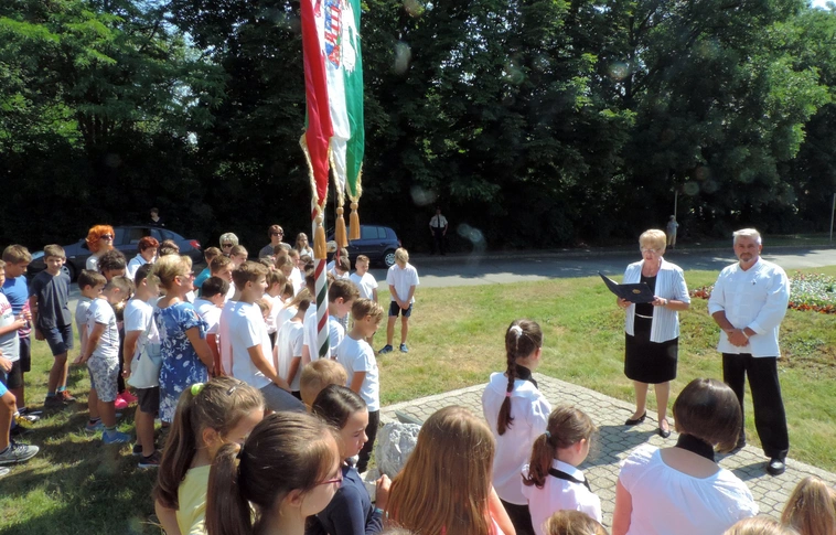 „Kötelez minket a múltunk” – Megemlékezés a Nemzeti Összetartozás Napján (Képgalériával!)