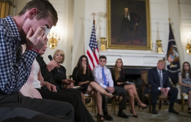 Donald Trump a floridai iskolai mészárlásról: fegyvert a tanároknak!