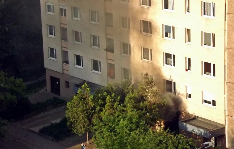 Berendezési tárgyak égtek a Középszeren