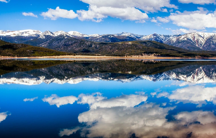 Hat hét alatt 1400 földrengést mértek az amerikai Yellowstone Nemzeti Parkban