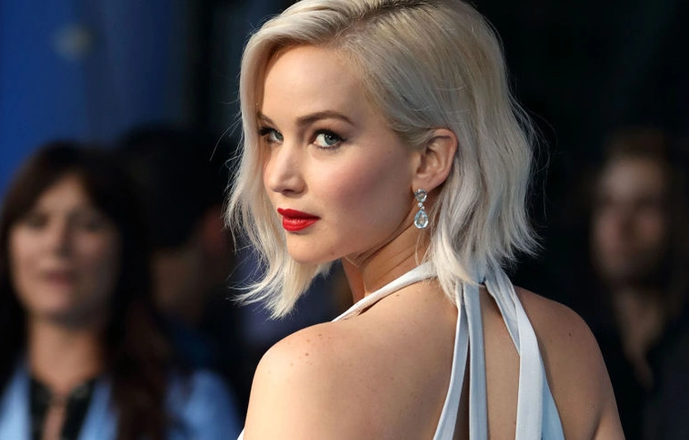 Rájár a rúd Jennifer Lawrence-re