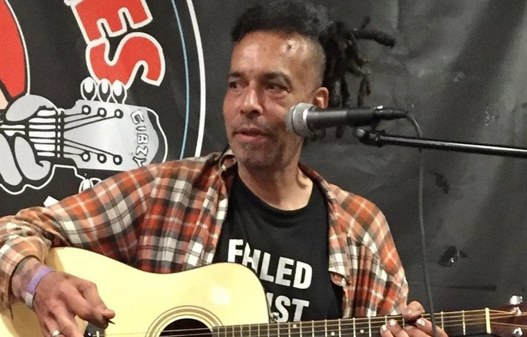 Meghalt Chuck Mosley