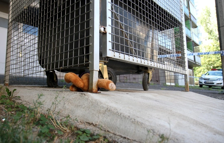 Újabb fejlemények az ablakból kizuhant kislány ügyében