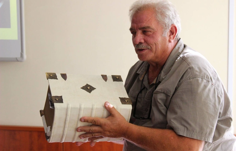 Az újranyomtatott Vizsolyi Biblia az országban elsőként a Ferencziben