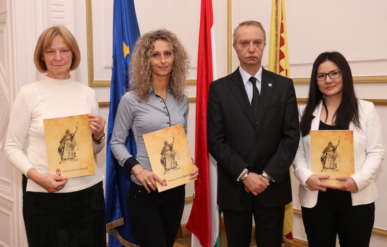 Állampolgársági esküt tettek