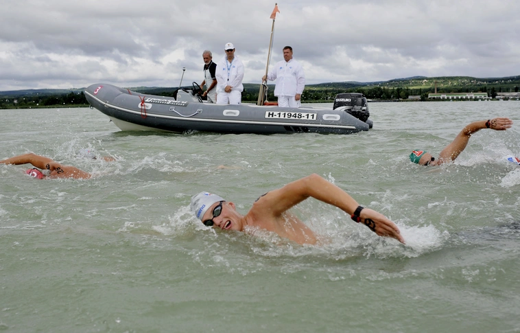 Mintegy 7500 lehet az idei Balaton-átúszás résztvevőinek száma