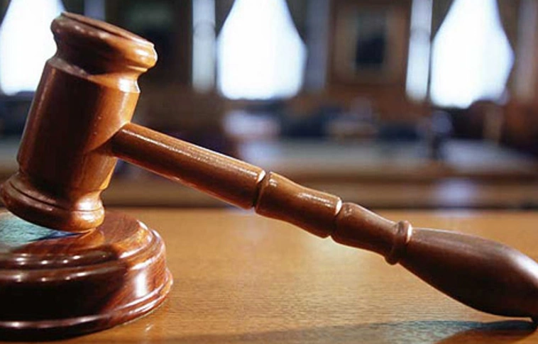 Gázspray-vel fújta le a sértetteket – egy évre enyhítették a börtönbüntetését