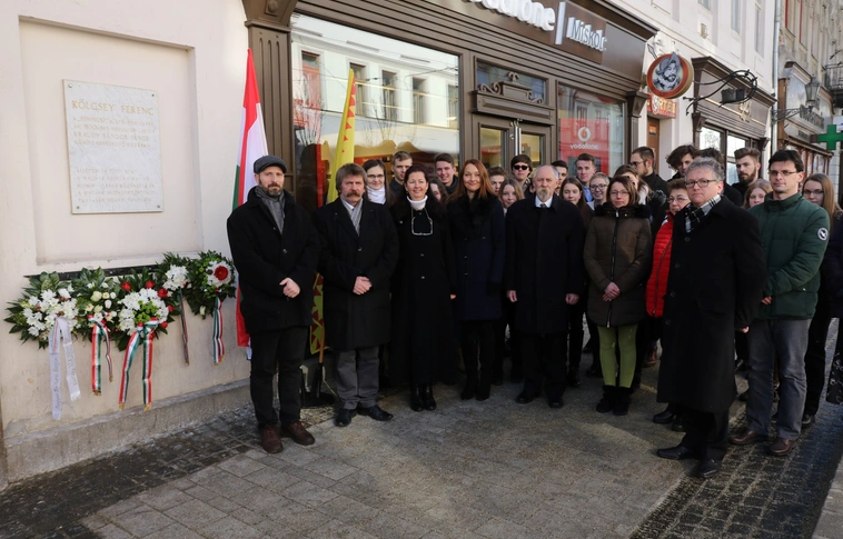 A magyar kultúra napján: ünnepi koszorúzás Kölcsey Ferenc emléktáblájánál (Képgalériával!)