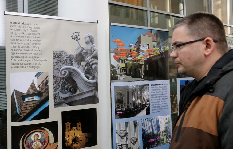 „Szubjektív az objektívem” – fotókiállítás a városházán (Képgalériával!)