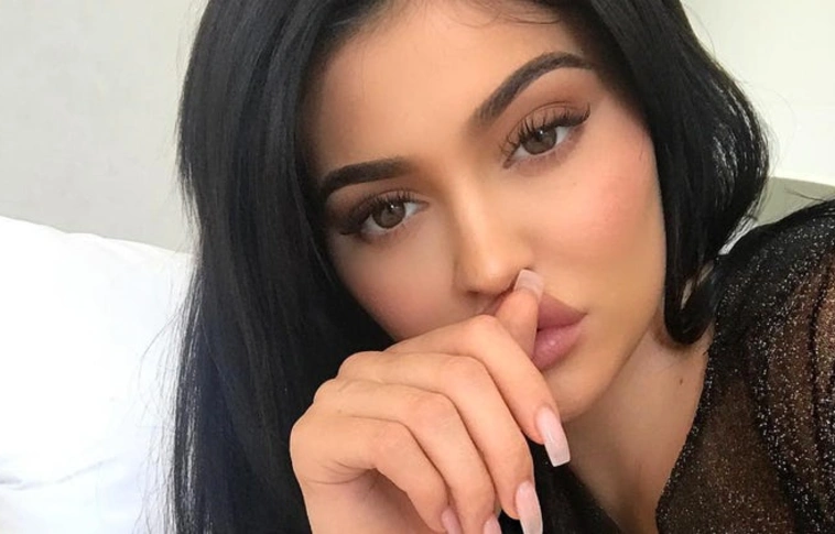 Megszületett Kylie Jenner gyermeke