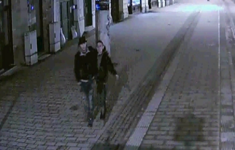 A színház előtt fosztották ki áldozatukat a miskolci rablók (Videóval!)