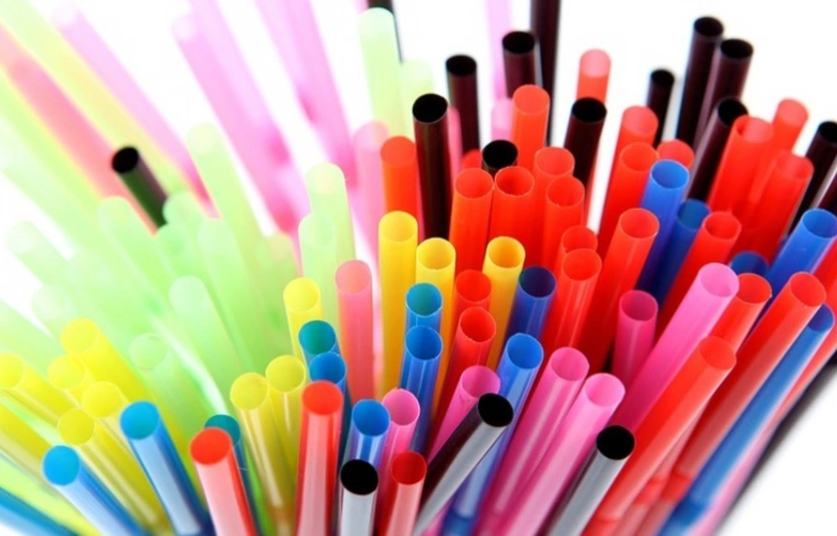 Környezettudatosság: nincs több egyszer használatos műanyag termék