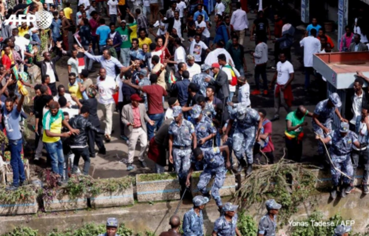 83 sérült: robbanás történt az etióp miniszterelnök nagygyűlésén