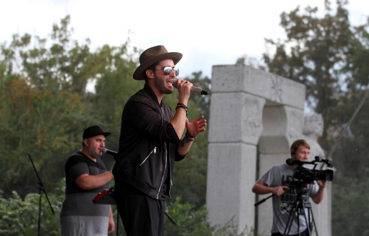 "Nagyon várom már a koncertet, hogy ott lehessek veletek" – Király Viktor koncert a Nagy Miskolci Pont Partyn