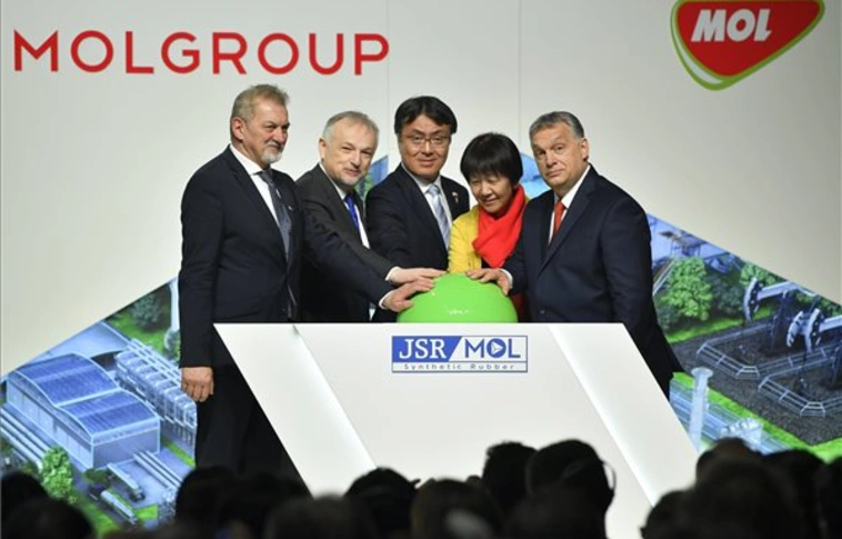 Gumigyárat avattak a Mol érdekeltségű tiszaújvárosi vegyigyárban