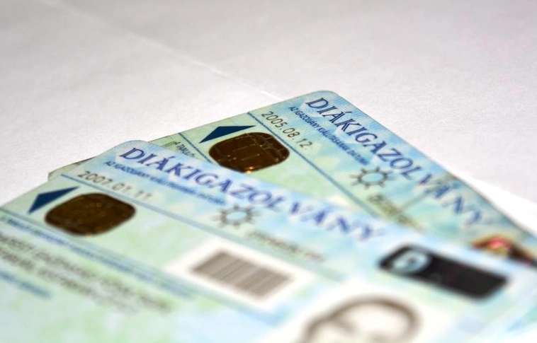 Október 31-ig érvényesek az előző féléves diákigazolványok