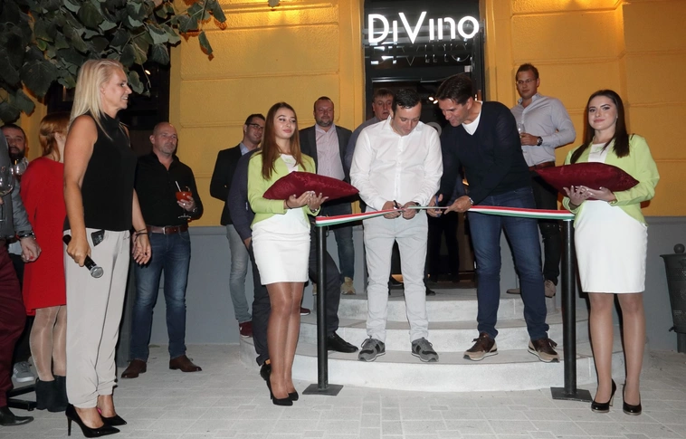 Hangulatos, igényes, bor-centrikus – DiVino Miskolc a Szinva teraszon (Képgalériával!)