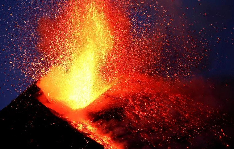 Kitört az Etna – a föld is beleremegett (Videóval!)