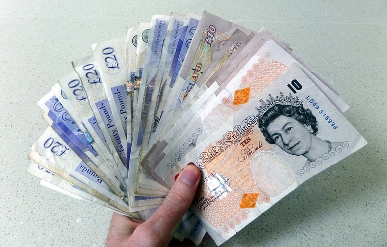 Stephen Hawking is kerülhet az új 50 fontos bankjegyre