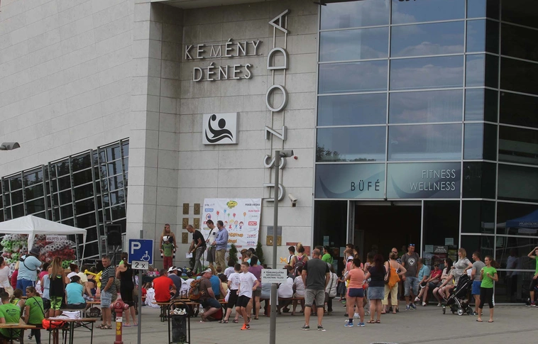 Hétfőn újra csobbanhatunk: nyitnak a miskolci uszodák