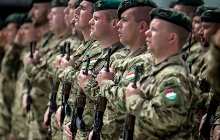 Magasabb illetményemelést kapnak a katonák és a honvédelmi alkalmazottak