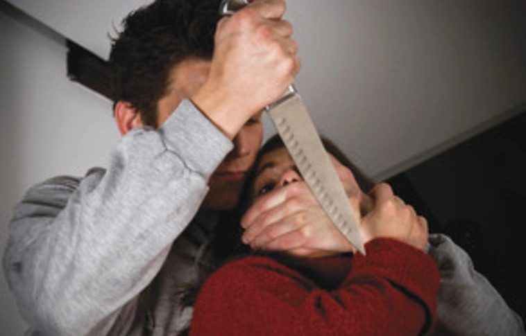 Késsel próbált sört rabolni