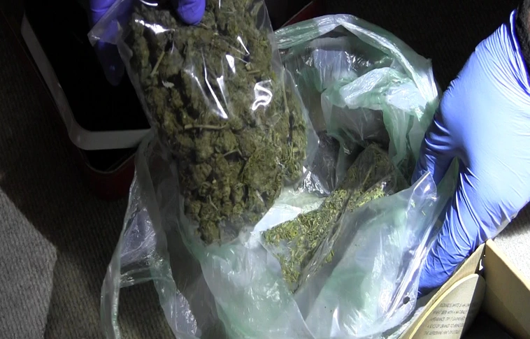 Letartóztatásban a kábítószer-kereskedő fiatalok