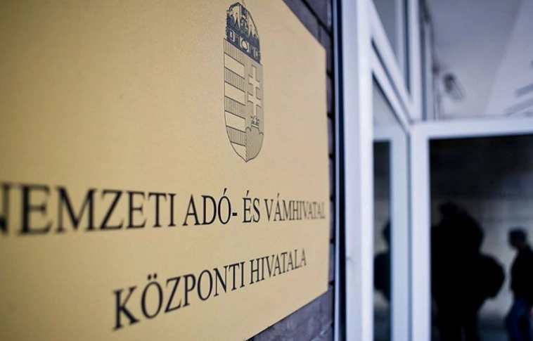 Jövőre a horgászengedélyhez is adókártya kell