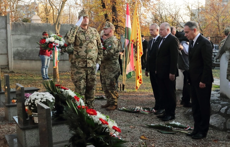 Miskolci megemlékezések, koszorúzások a nemzeti gyásznapon (Képgalériával)