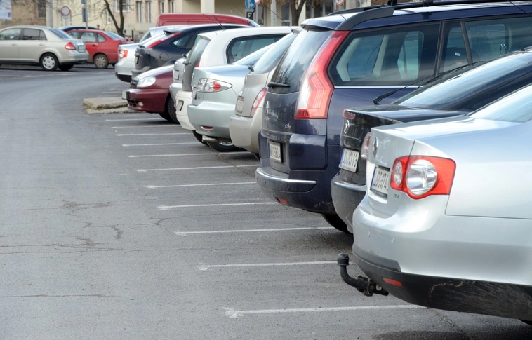 Információk nyitvatartásról, parkolási rendről december 15-ére, karácsonyra és újévre