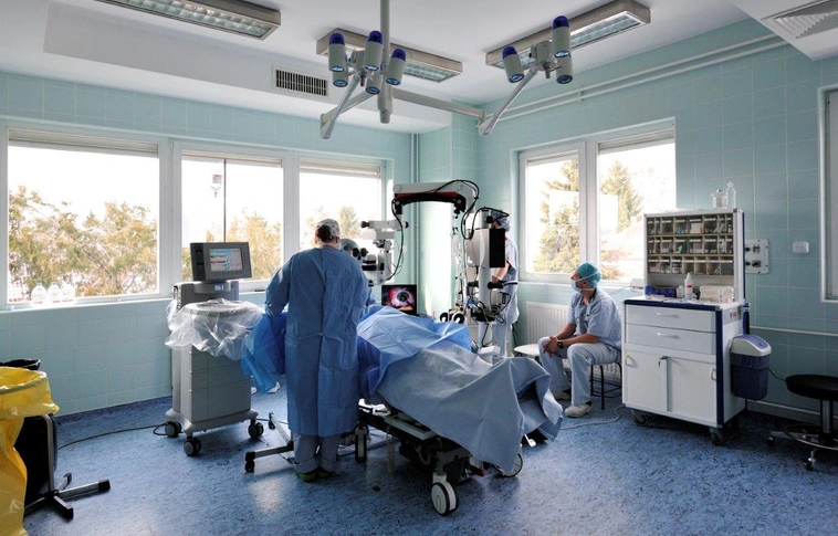 Nyolcmilliárdból húsz egynapos sebészet létesül az országban