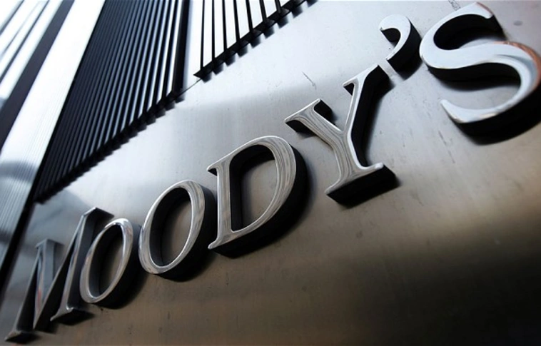 Pozitívra javította a magyar államadós-osztályzat kilátását a Moody's